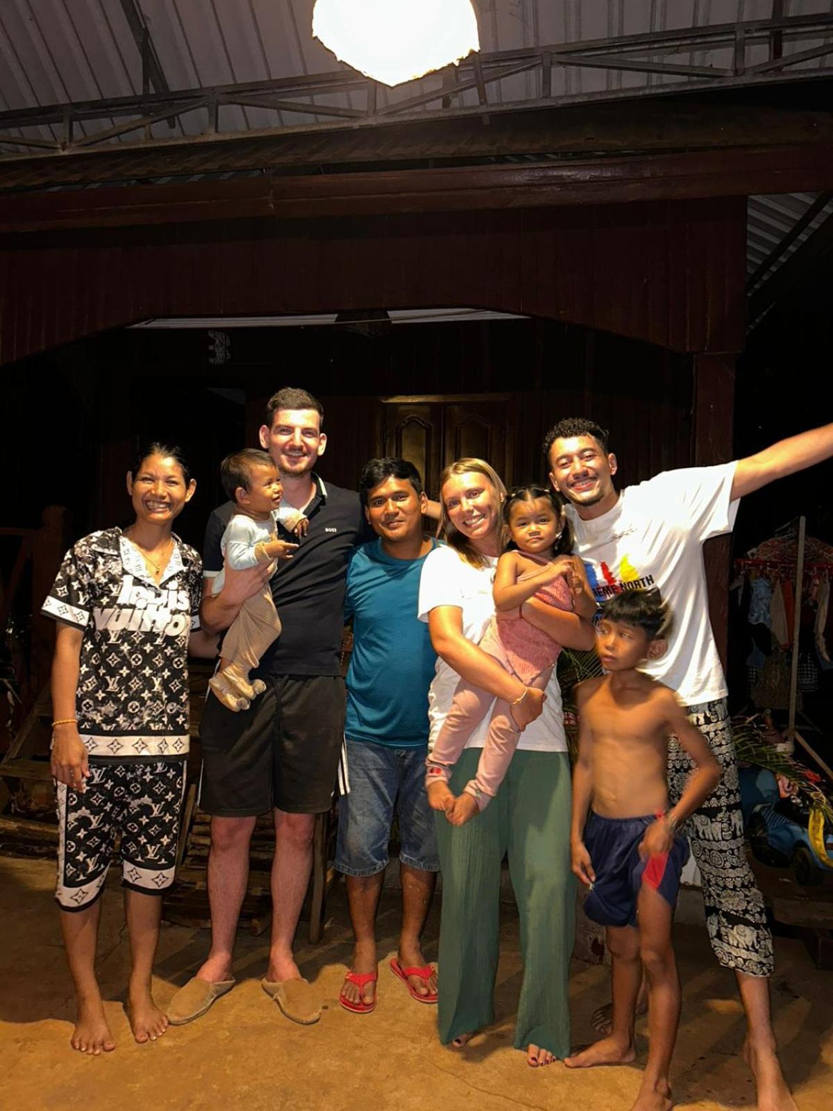 Bee Bee'S Chalets Home Stay And Trekking Banlung Экстерьер фото