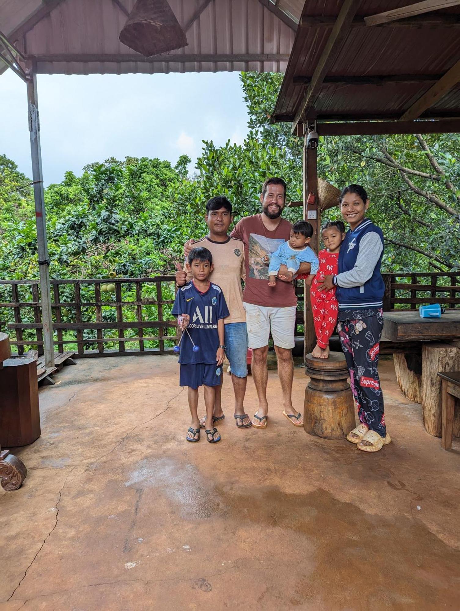 Bee Bee'S Chalets Home Stay And Trekking Banlung Экстерьер фото
