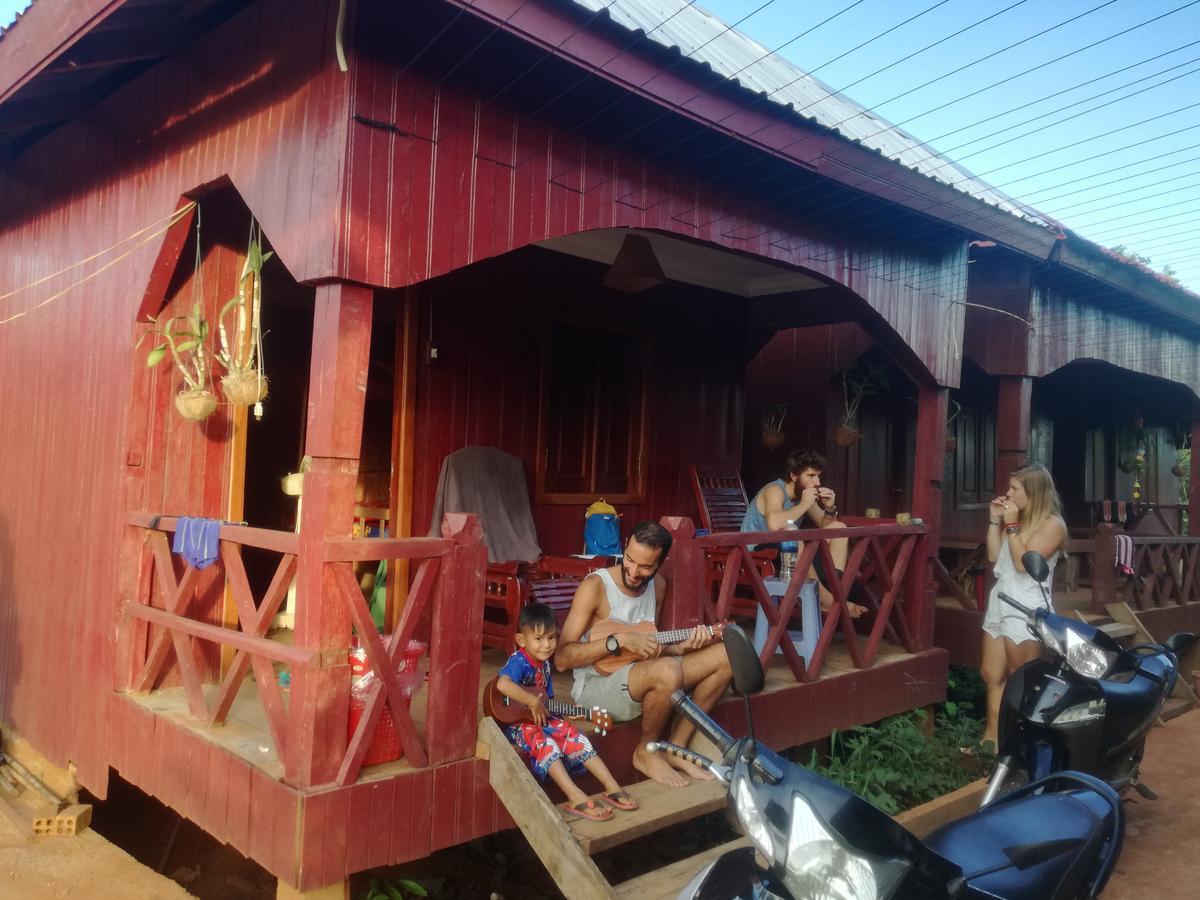 Bee Bee'S Chalets Home Stay And Trekking Banlung Экстерьер фото
