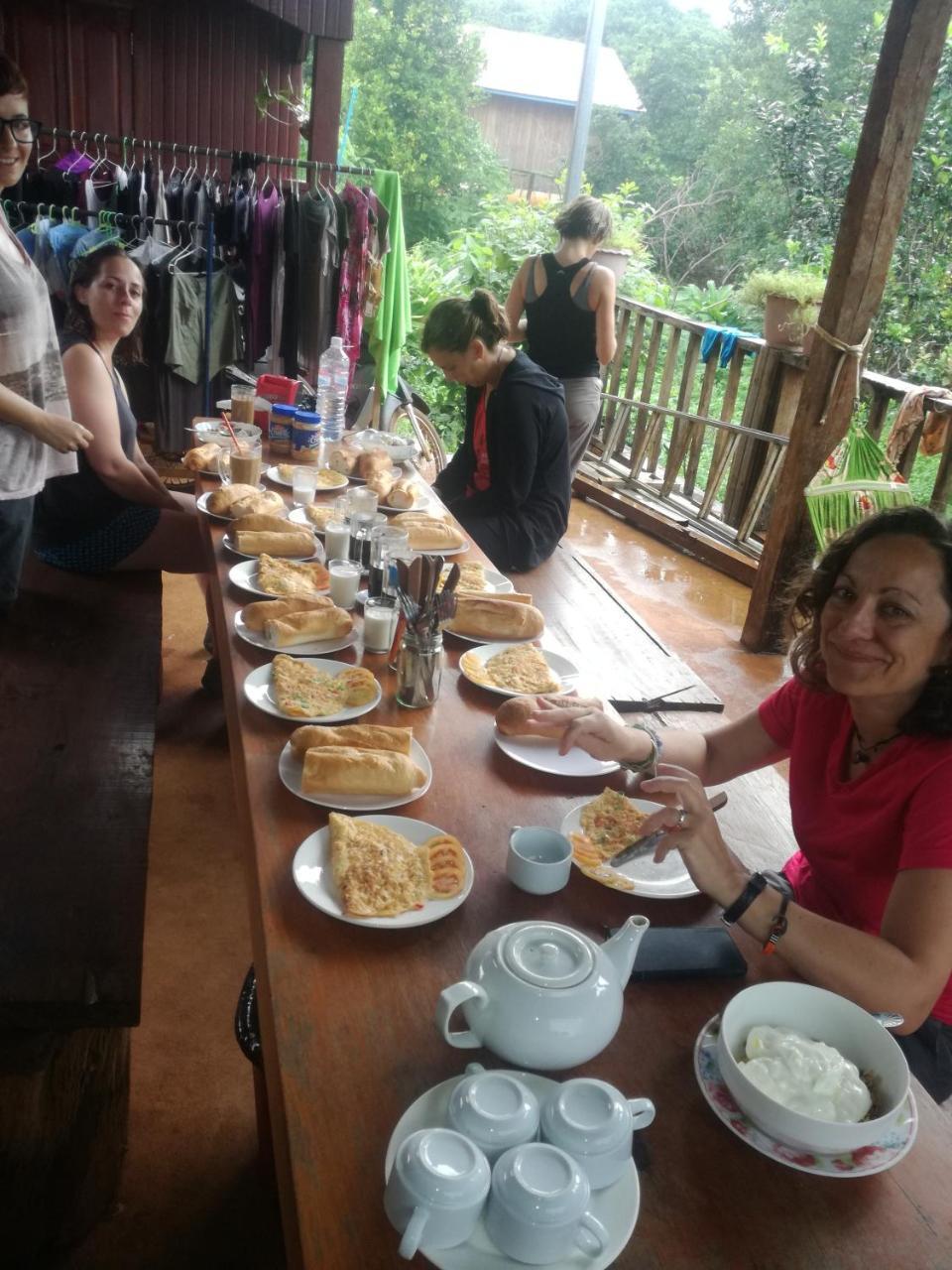 Bee Bee'S Chalets Home Stay And Trekking Banlung Экстерьер фото